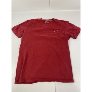 Nike Essential Red Mini Swoosh TShirt Short Sleeve Large Embroidered Faded